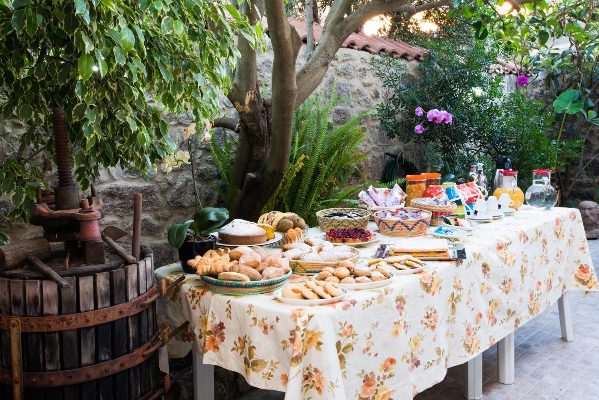 B&B L'Albero Dei Limoni Portoscuso Eksteriør bilde